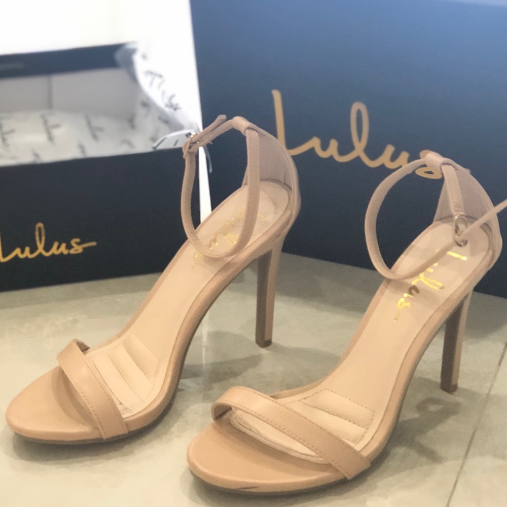 Lulus nude strappy heels